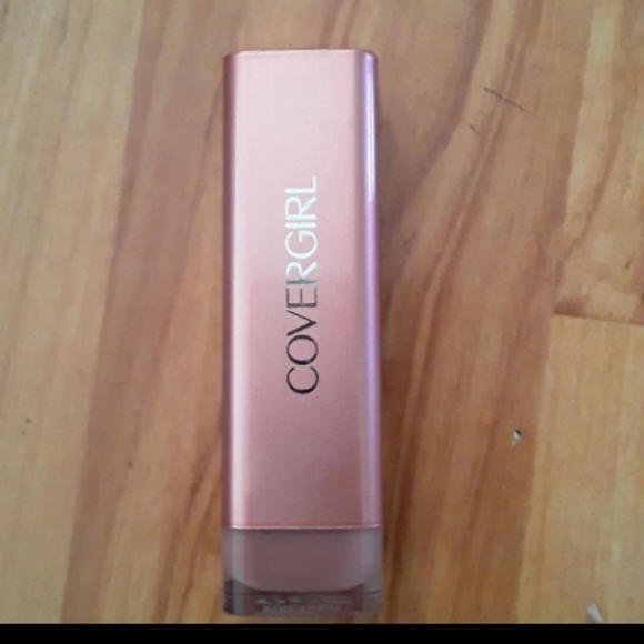 NEW COVERGIRL COLORLICIOUS LIPSTICK - Picture 3 of 5
